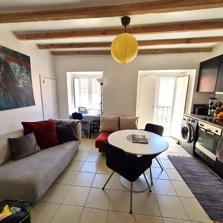 Balcony * ליסבון